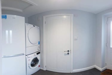4 bed house, Ashford Street, Shelton, Stoke, ST42EL - Image 2