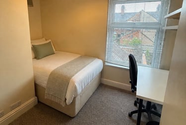4 bed house, Carlton rd, Shelton, Stoke, ST42BG - Image 8