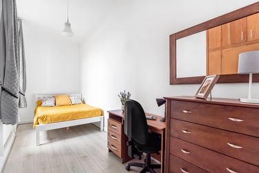 1 bed flat, Glendower Place, South Kensington, London, SW73DU - Image 1