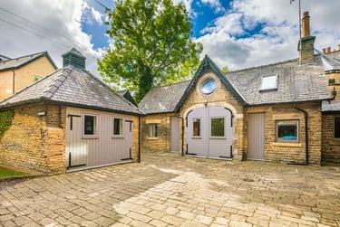 7 bed house, Broomhall Road, City centre, Sheffield, S102DN - Image 1