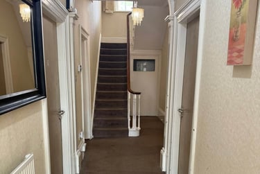 7 bed house, Headingley lane, Hyde park, Leeds, LS62EB - Image 2