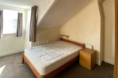 6 bed house, Royal park road, Hyde park, Leeds, LS61HW - Image 4