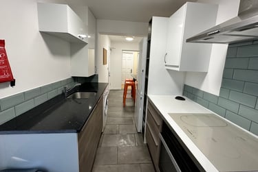 5 bed house, Myrtle Grove, Beeston, Nottingham, NG92EP - Image 8