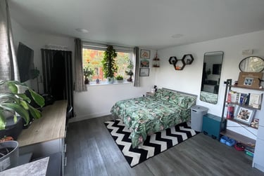 1 bed studio, Clarendon Street, Arboretum, Nottingham, NG15HR - Image 1