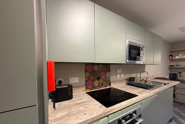 1 bed studio, Alfreton Road, Radford, Nottingham, NG73NN - Image 1
