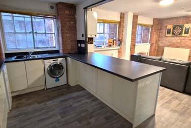 5 bed flat, Gamble street, Arboretum, Nottingham, NG74GU - Image 1