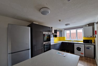 6 bed house, Russell street, Arboretum, Nottingham, NG74GT - Image 1