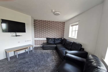 6 bed flat, Russell street, Arboretum, Nottingham, NG74GU - Image 1