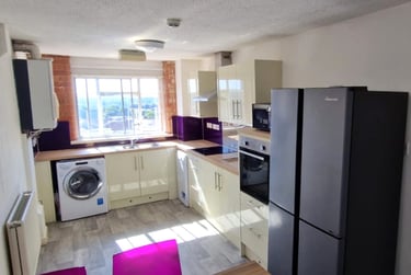 4 bed flat, Gamble street, Arboretum, Nottingham, NG74GU - Image 1