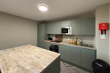 1 bed studio, Alfreton Road, Radford, Nottingham, NG73NN - Image 2