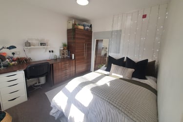 6 bed house, Russell street, Arboretum, Nottingham, NG74GT - Image 2