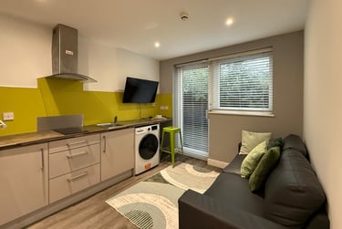 1 bed studio, Clarendon Street, City centre, Nottingham, NG15HR - Image 1