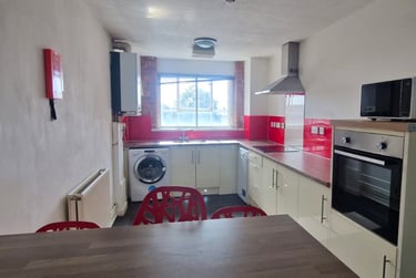 4 bed flat, Gamble street, Arboretum, Nottingham, NG74GU - Image 1