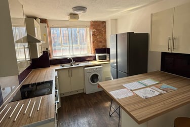 4 bed flat, Gamble street, Arboretum, Nottingham, NG74GU - Image 1