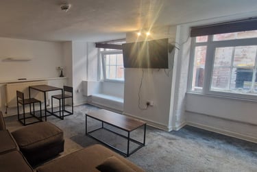 2 bed flat, Gamble Street, Radford, Nottingham, NG74GU - Image 2