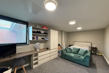 1 bed studio, Alfreton Road, Radford, Nottingham, NG73NN - Image 3