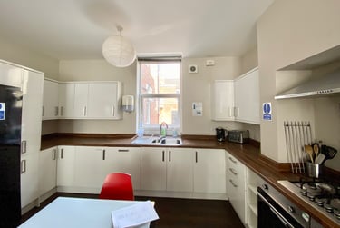 6 bed house, Brighton Grove, Fenham, Newcastle, NE45NT - Image 4