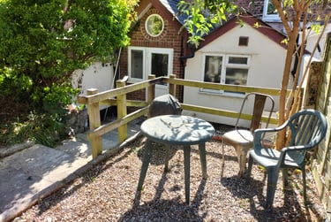 4 bed house, Howell Road, St Sidwells, Exeter, EX44HA - Image 2