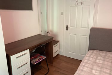 4 bed house, Iddesleigh Road, Mount Pleasant, Exeter, EX46LY - Image 4