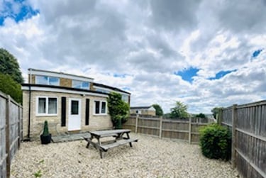 5 bed house, Ancress close, Near university, Canterbury, CT27DH - Image 1