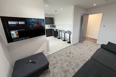 6 bed flat, Barrique Road, Dunkirk, Nottingham, NG72RP - Image 1