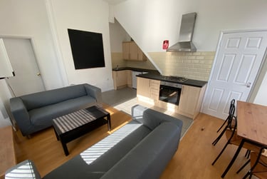 4 bed house, Burns Street, Arboretum, Nottingham, NG74DS - Image 2