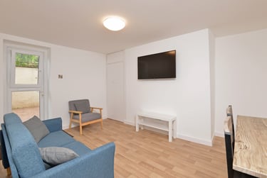 2 bed flat, Pennsylvania Road, Pennsylvania, Exeter, EX46DQ - Image 1