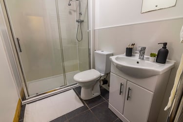 6 bed house, Harlaxton drive, Lenton, Nottingham, NG71JD - Image 12
