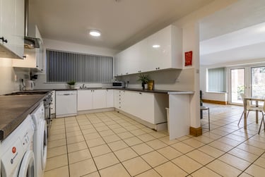 9 bed house, Derby rd, Lenton, Nottingham, NG72GY - Image 3