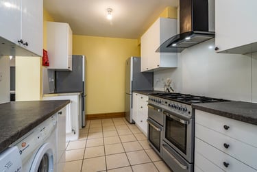 6 bed house, Charnock ave, Wollaton park, Nottingham, NG81AG - Image 6