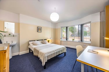 6 bed house, Harlaxton drive, Lenton, Nottingham, NG71JD - Image 11