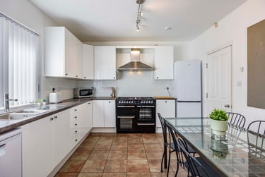6 bed house, Harlaxton drive, Lenton, Nottingham, NG71JD - Image 4