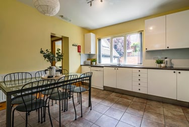 6 bed house, Harlaxton drive, Lenton, Nottingham, NG71JD - Image 4