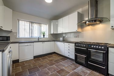 8 bed house, Burns st, Arboretum, Nottingham, NG74DT - Image 3