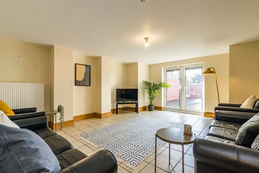 8 bed house, Barrack lane, Lenton, Nottingham, NG71AN - Image 1