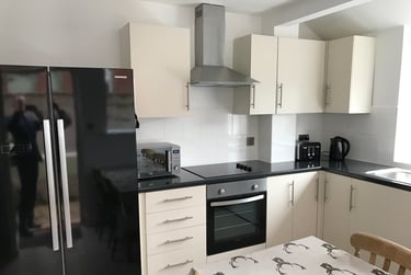 5 bed house, Monkswell Road, Mount Pleasant, Exeter, EX47AX - Image 2