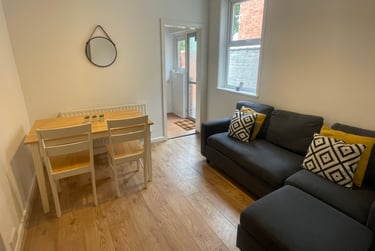 5 bed house, Morley Road, Mount Pleasant, Exeter, EX47BD - Image 1