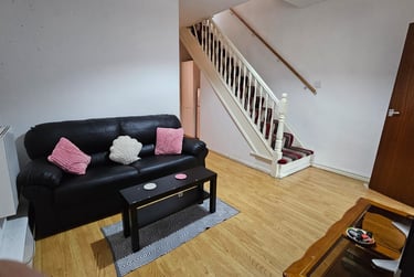 2 bed flat, London Road, Highfield, Sheffield, S24LJ - Image 2