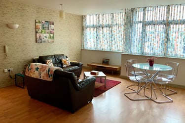 2 bed flat, Portland road, Canning circus, Nottingham, NG74HS - Image 3