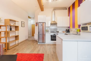 2 bed flat, Raleigh Street, Radford, Nottingham, NG74DN - Image 3