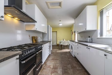 8 bed house, Cromwell Street, Arboretum, Nottingham, NG74GJ - Image 1