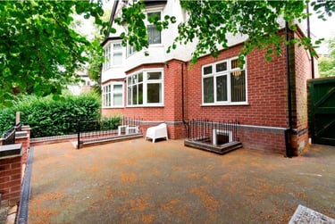 9 bed house, Barrack Lane, Radford, Nottingham, NG71AN - Image 2