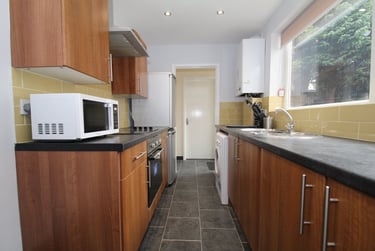2 bed house, Cloister Street, Dunkirk, Nottingham, NG72PG - Image 1