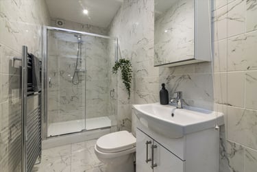 8 bed house, Derby Road, Lenton, Nottingham, NG71QJ - Image 2