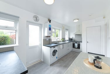 2 bed house, Audley Drive, Lenton Abbey, Nottingham, NG92SF - Image 1