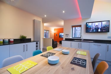 6 bed house, Seely Road, Radford, Nottingham, NG71NU - Image 2