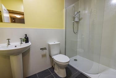 8 bed house, Harlaxton Drive, Radford, Nottingham, NG71JA - Image 11