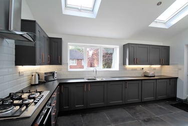 6 bed house, Harlaxton Drive, Lenton, Nottingham, NG71JE - Image 1