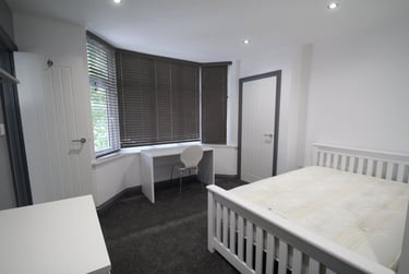 6 bed house, Harlaxton Drive, Lenton, Nottingham, NG71JE - Image 4