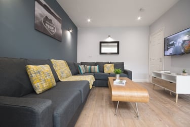 6 bed house, Lower Road, Lenton Abbey, Nottingham, NG92GL - Image 2
